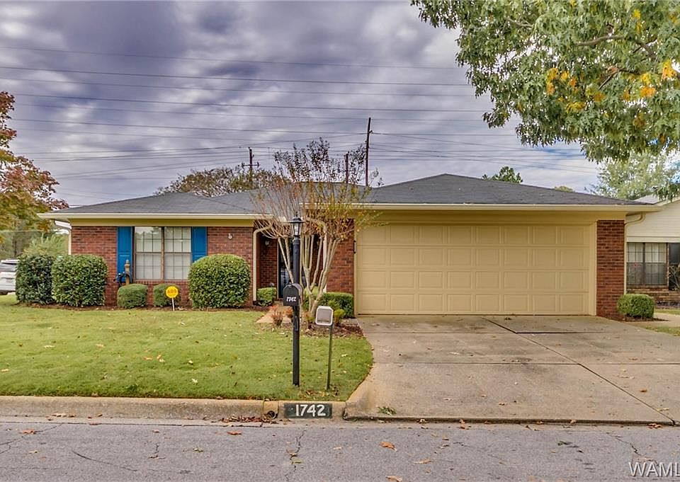 1st image of 1742 Hollow Ln