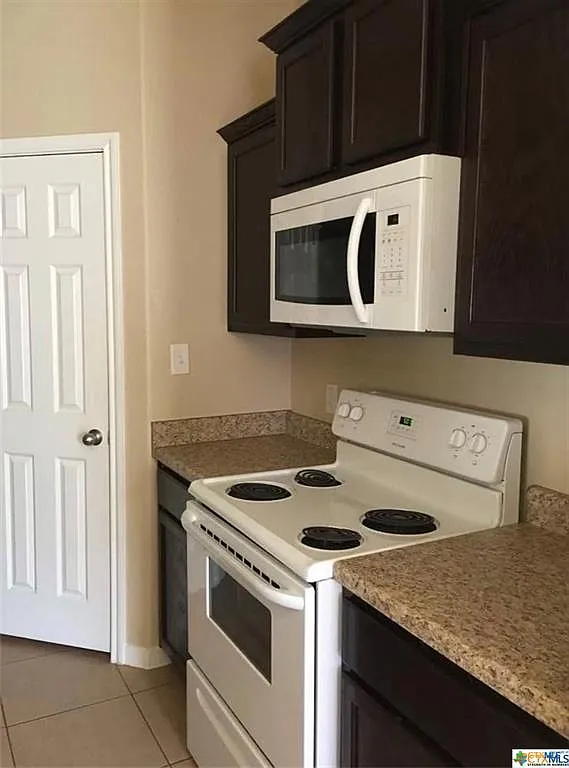 3 bed, 1204 sqft, $1,295 — Photo 3