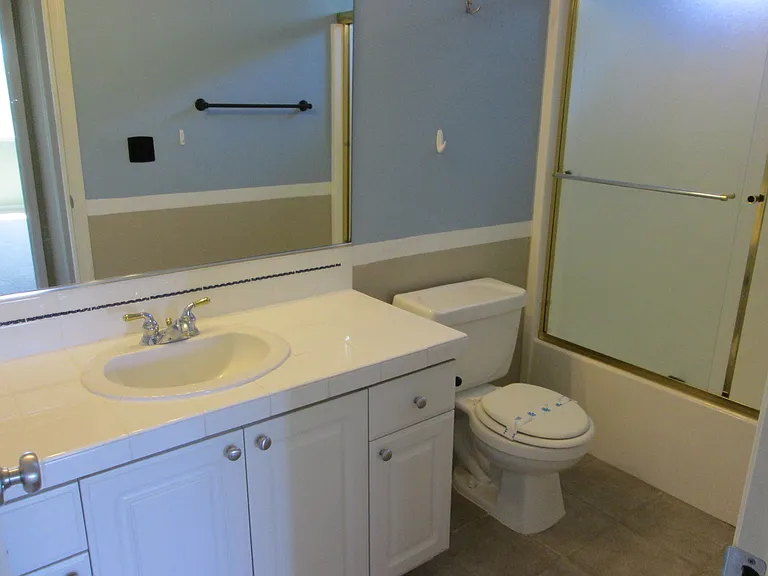 12540 NW Brimpton Ct — Photo 19