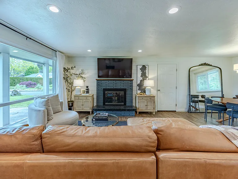 1386 Roundup Dr — Photo 25