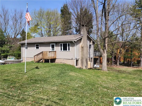 1007 Calypso Dr, Lake Ariel, PA 18436