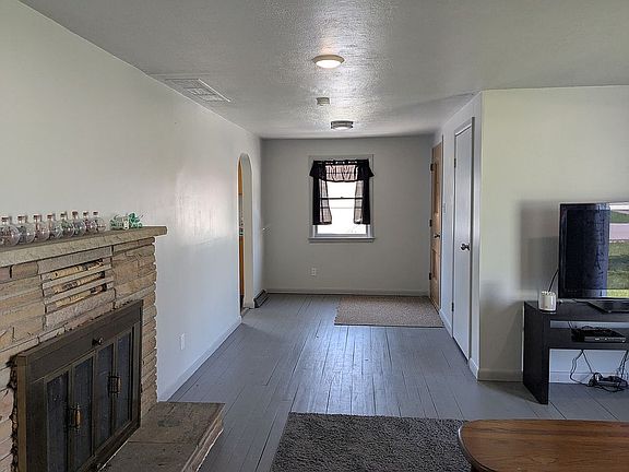 5th image of 2462 S 4th Ave
