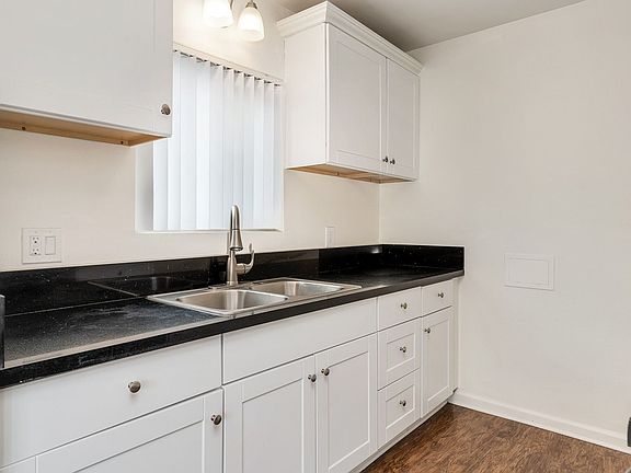 5th image of 2244 Canyon Dr #565