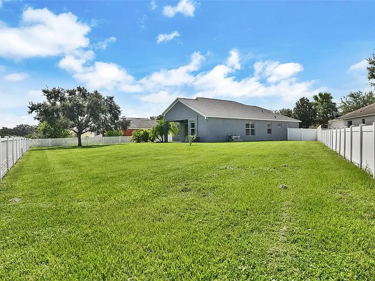7514 Forest Mere Dr — Photo 33