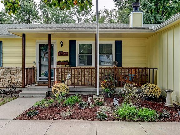 2nd image of 1823 NE McKee Ln