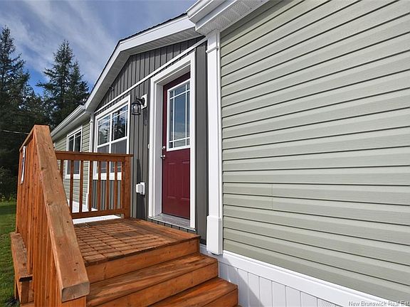 3rd image of 21 Luanne Dr