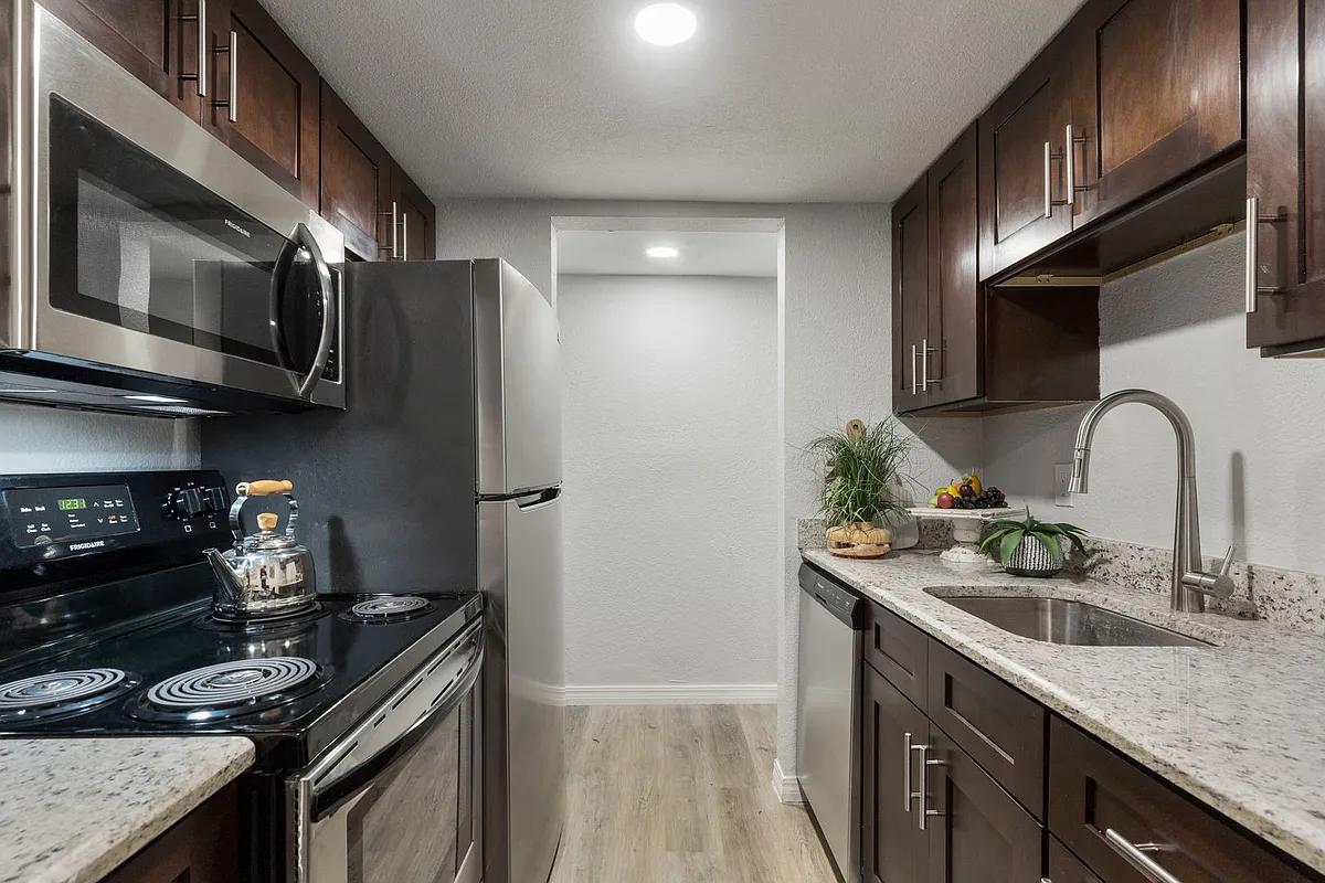 Building Photo - Stonebrook Gated Community