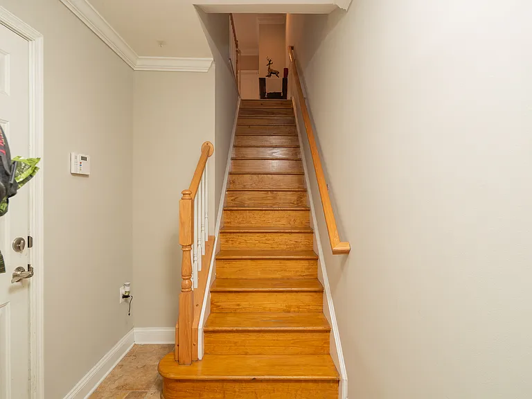 1718 Mount Pleasant Ave — Photo 10