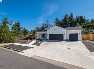 5256 Versant Dr, Florence, OR 97439