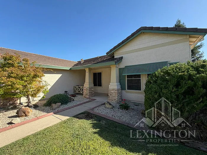 3 bed, 2.0 bath, 1820 sqft, $3,100 — Photo 2