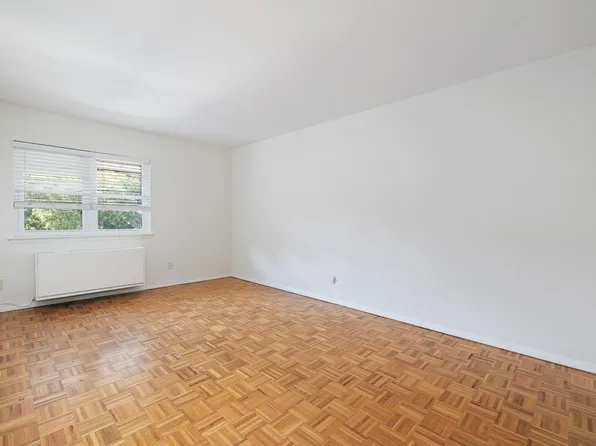 1111 River Road image 16 of 32