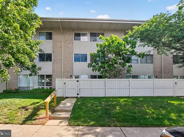 104 Birch St #A-3, Falls Church, VA 22046