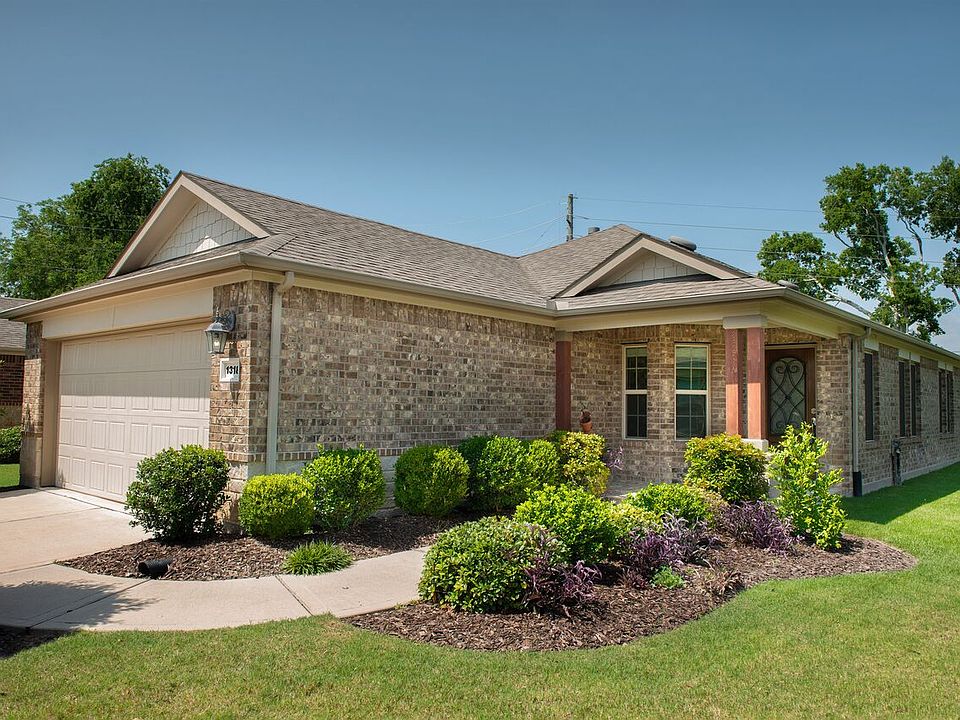 1st image of 1318 Majestic Oak