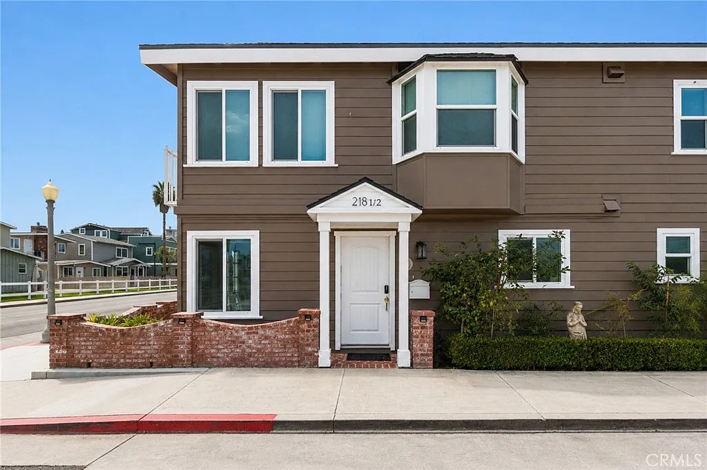 3 bed, 1200 sqft, $6,500 — Photo 2