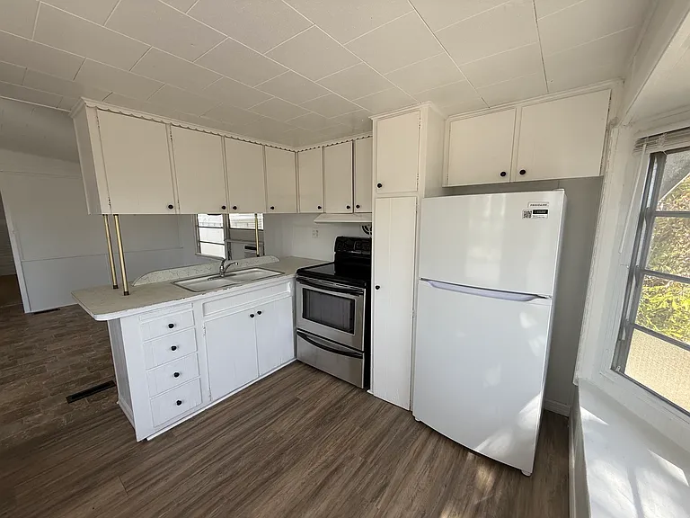 4851 W Gandy Blvd #31 — Photo 5