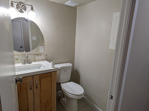 4th image of 465 S Barlow St #C