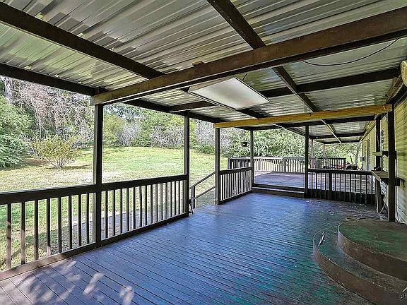 3rd image of 685 Appaloosa Ln