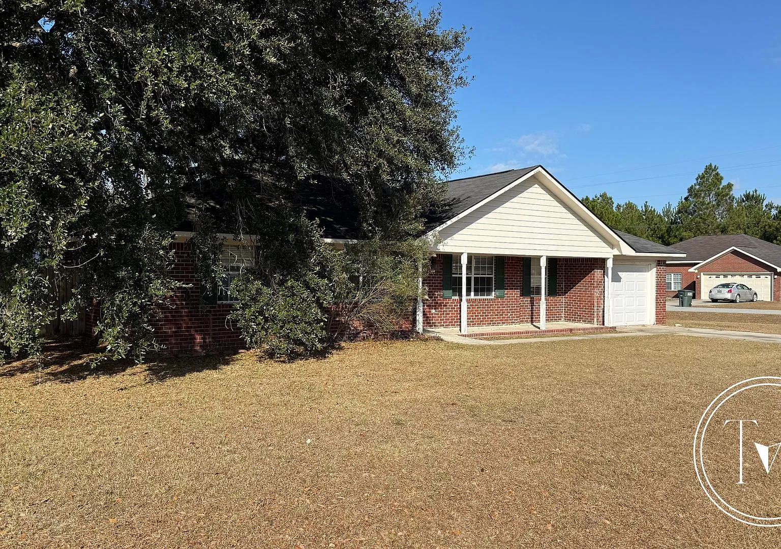Spacious 3-bedroom, 2-bath ranch-style brick home in Heritage Estates neighborhood — Photo 3