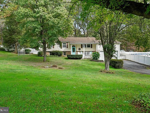 2nd image of 184 Rowlandsville Rd