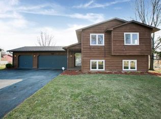 7130 Brian Dr, Centerville, MN 55038