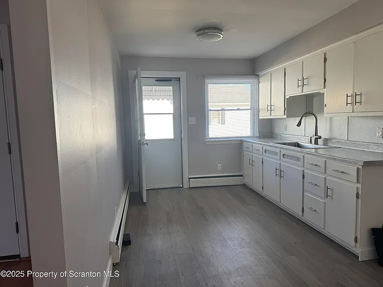 152 Drakes Ln — Photo 4