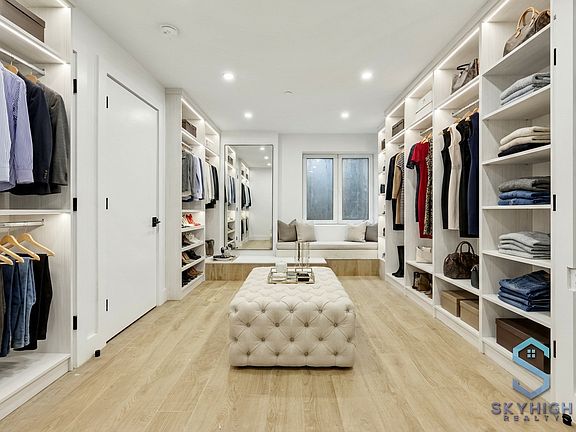 2nd image of 1698 Pacific St #1G