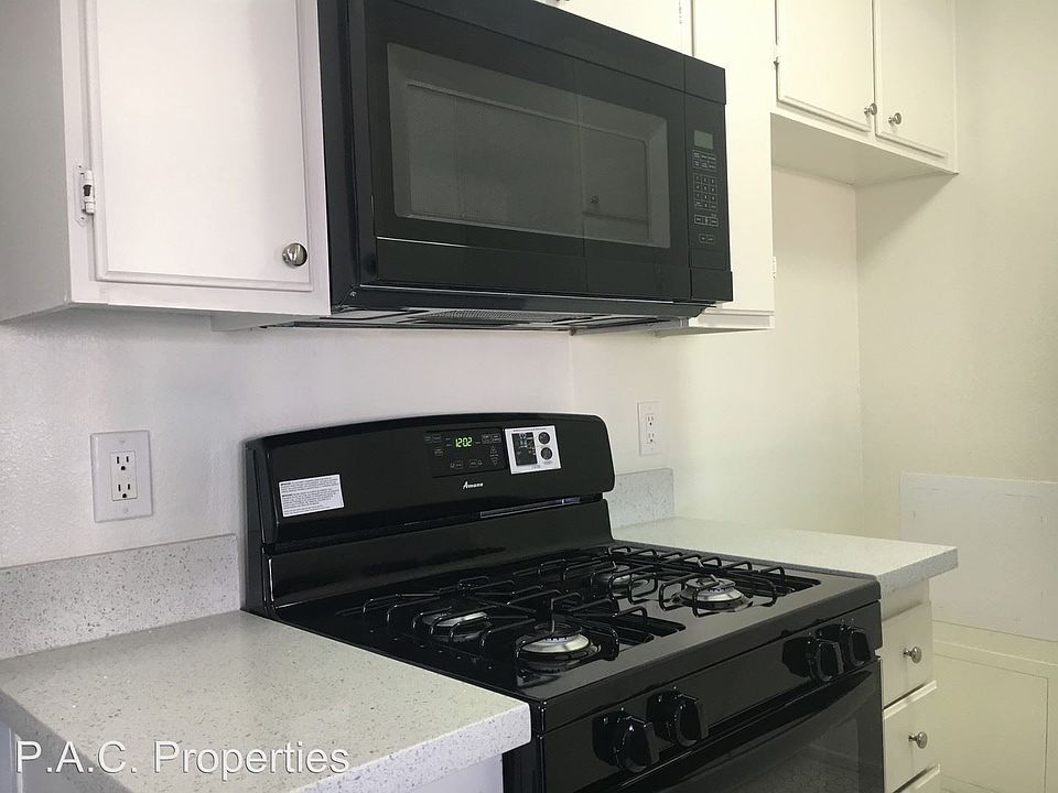 1st image of 11760 Hamlin St APT 106