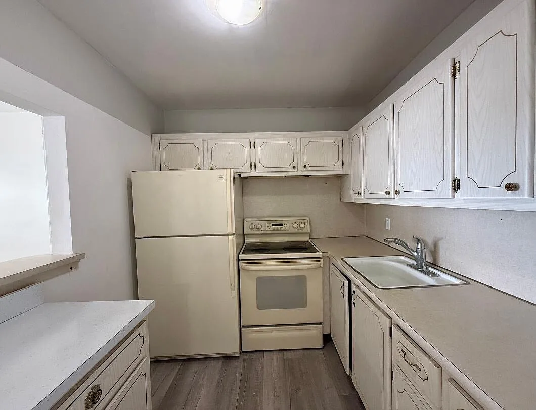 Building Photo - 45 Easthampton B #45