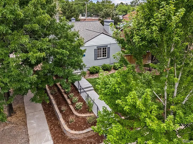 2290 Jasmine St — Photo 49