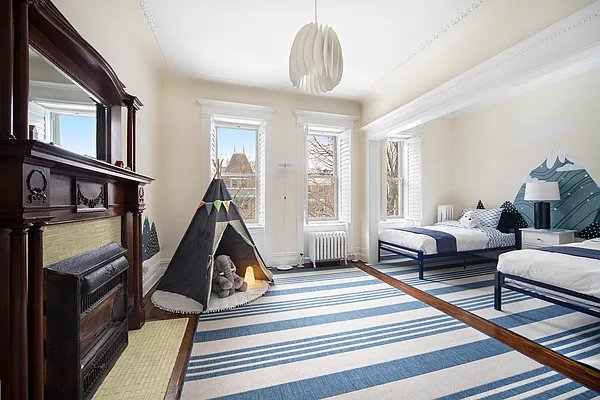 Sold by Sotheby's International Realty | media 21