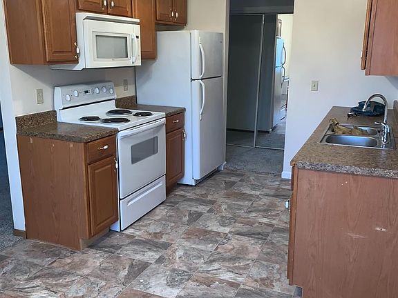 3rd image of 5350 Camelot Dr APT 33