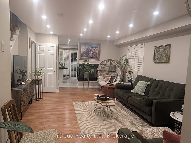 5470 Palmerston Cres — Photo 7