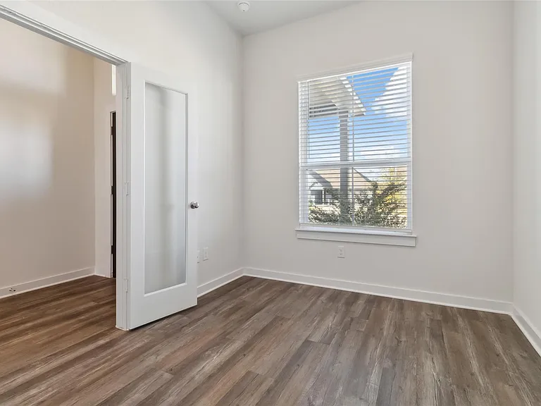 217 Snowbell St — Photo 3