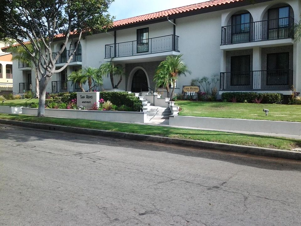 Entrance to San Remo Apartments