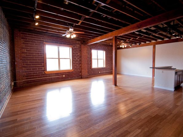 507 W College St #Penthouse 106