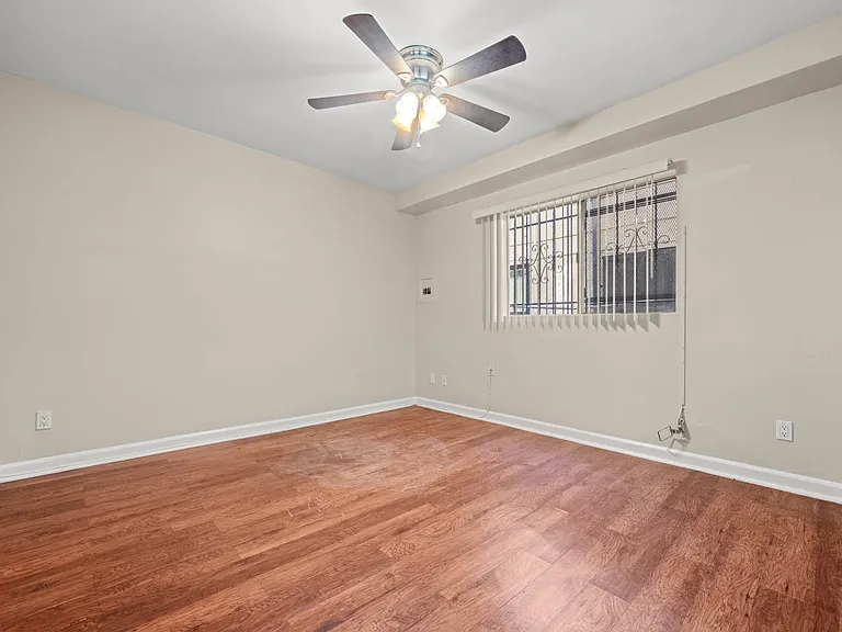 2356 Portland St — Photo 9