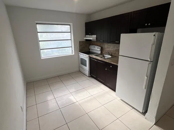 7630 NE 2nd Ct, Miami, FL 33138