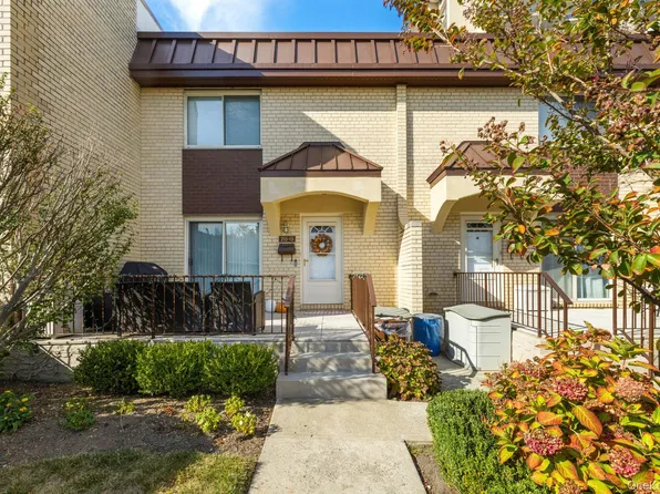 215-215 38th Ave #Townhouse, Bayside, NY 11361