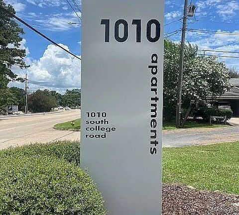 5th image of 1010 S College Rd APT 1