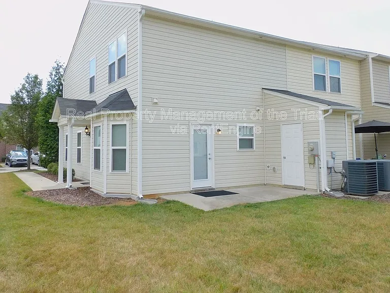 415 Hidden Brook Ln — Photo 20