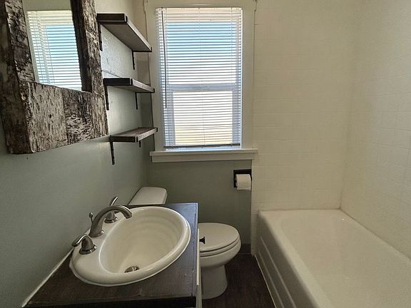 5th image of 610 E 43rd St APT 8
