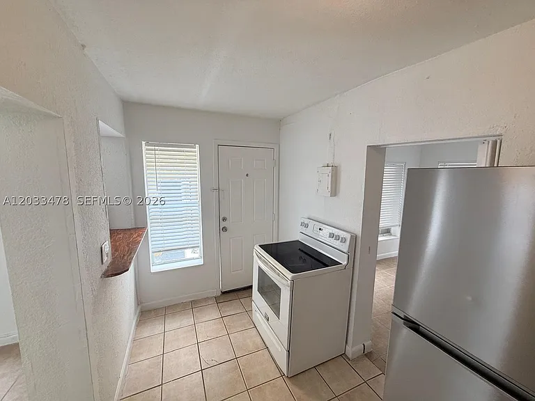 1612 Harrison St #5 — Photo 5