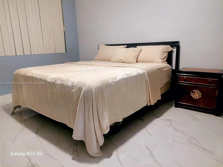 5005 Collins Ave #1523 — Photo 8