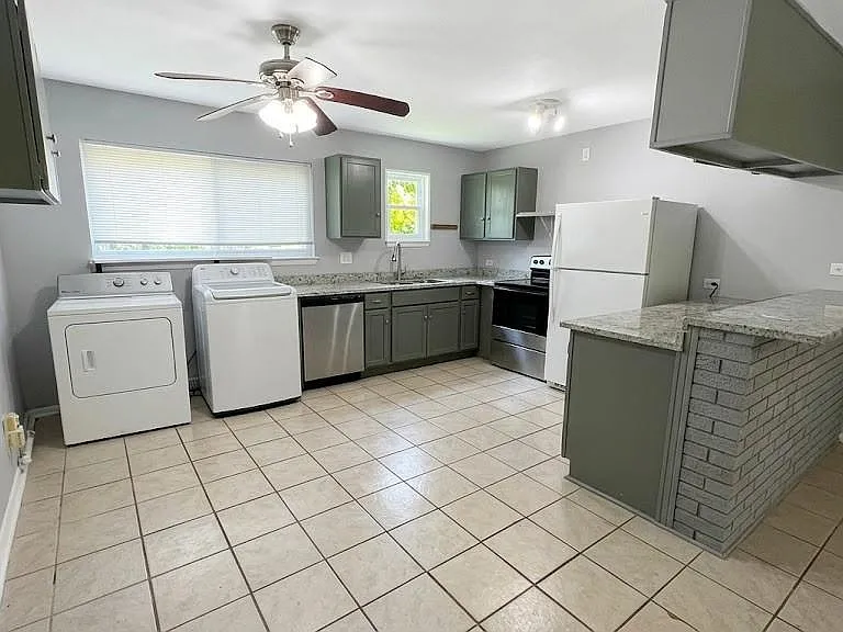 811 Colquitt St #3 — Photo 3