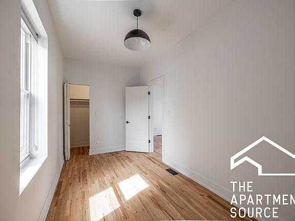 4th image of 3051 W Medill Ave #2B