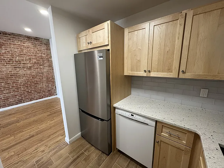 6-16 E Blackwell St #3H — Photo 5
