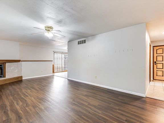 3rd image of 11611 W Kent St