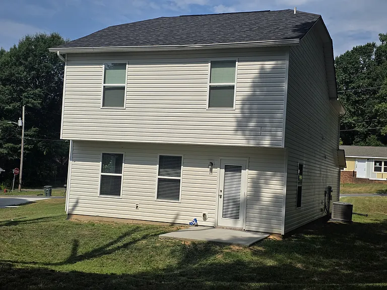 1808 Hart St — Photo 32