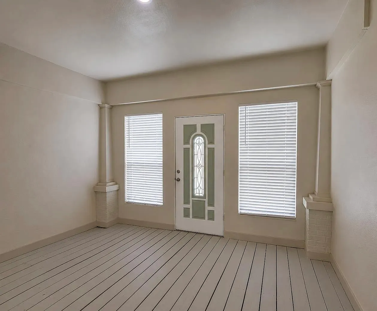 2 bed, 1083 sqft, $1,300 — Photo 3