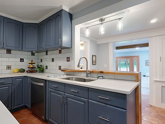 4th image of 40 Kingman St